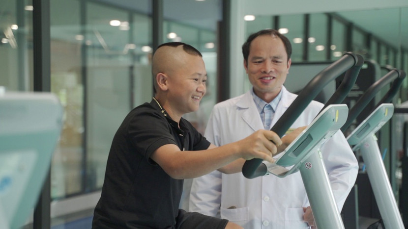 Bên cạnh sử dụng thuốc, Dũng được tư vấn tập luyện hợp lý kết hợp với chế độ dinh dưỡng khoa học