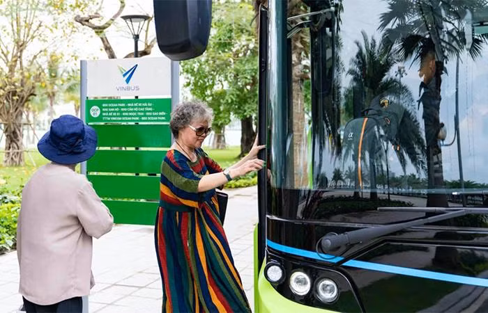 Phương tiện xanh như VinBus đang được nhiều cư dân lựa chọn