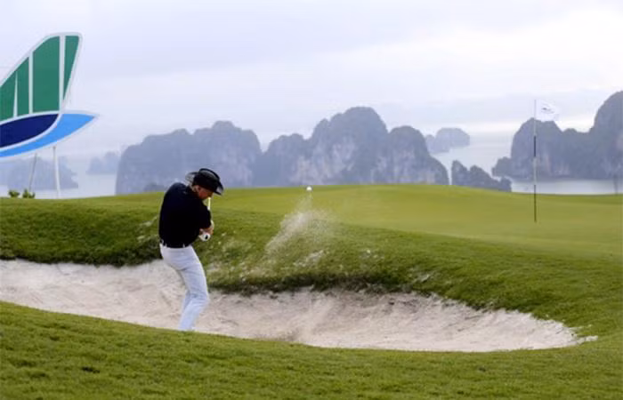 Huyền thoại golfGreg Norman ấn tượng với địa hình và tầm nhìn độc đáo của FLC Golf Club Ha Long