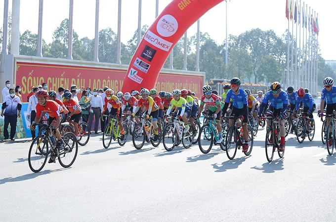 100 tay đua phong trào tham dự giải 100 tay đua phong trào tham dự giải