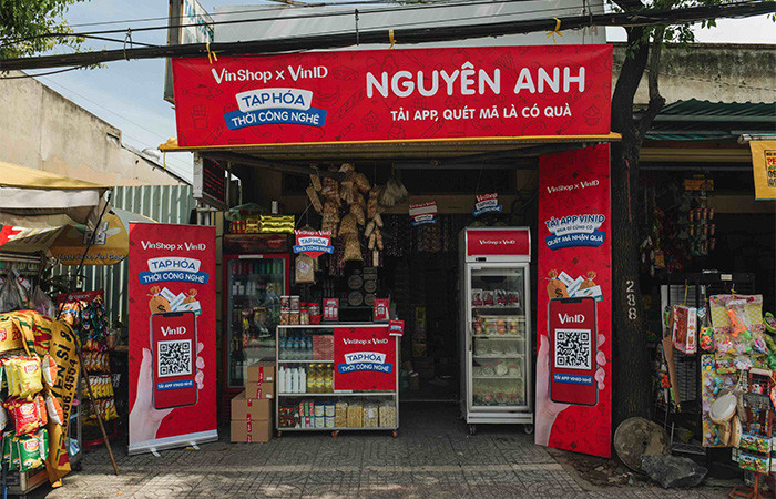 Một cửa hàng tạp hoá được cho là đang kết hợp với VinShop - một ứng dụng công nghệ sắp ra mắt