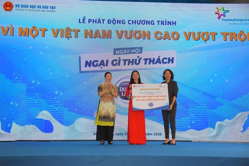 Đại diện Bộ Giáo dục - đào tạo và nhãn hàng Cô Gái Hà Lan chính thức bàn giao các hạng mục đầu tư cho trường Phú Hòa 3, đánh dấu cột mốc quan trọng trong chương trình hợp tác chiến lược “Vì một Việt Nam vươn cao vượt trội”