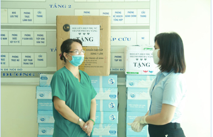 Cô Gái Hà Lan đồng hành cùng Đà Nẵng từ sự trợ lực cho y, bác sĩ tuyến đầu