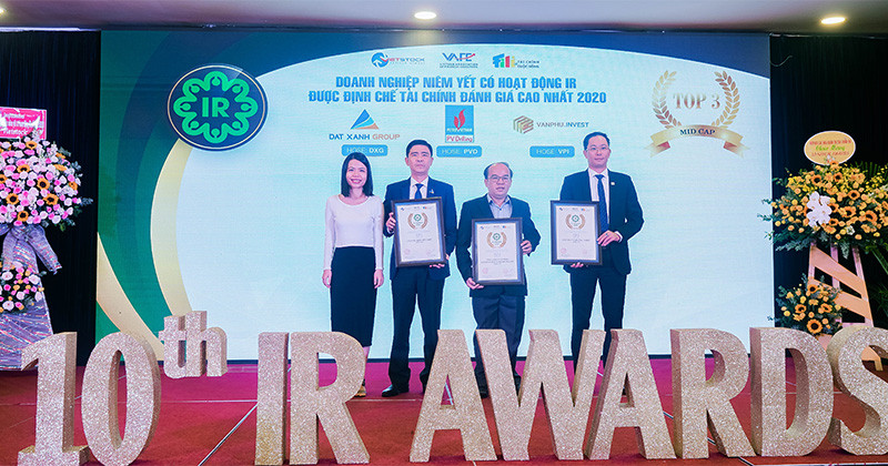 Năm thứ 3 liên tiếp, DXG được vinh danh Top 3 Doanh nghiệp niêm yết (Mid Cap) có hoạt động IR được định chế tài chính đánh giá cao nhất. Năm thứ 3 liên tiếp, DXG được vinh danh Top 3 Doanh nghiệp niêm yết (Mid Cap) có hoạt động IR được định chế tài chính đánh giá cao nhất.