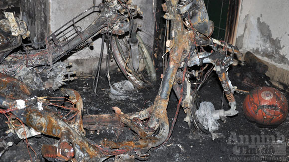 Cận cảnh Honda Spacy cháy rụi ảnh 5