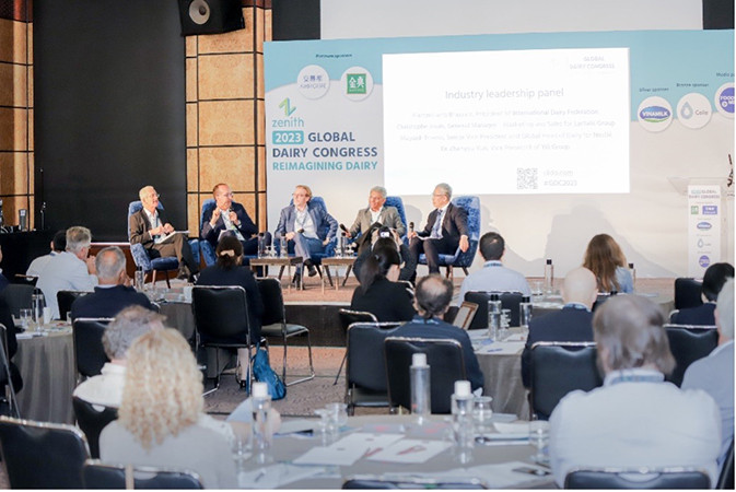 Hội nghị sữa toàn cầu 2023 tại London (Anh Quốc) thu hút sự có mặt của hơn 200 đại diện các tổ chức, đơn vị, chuyên gia hàng đầu trong ngành sữa thế giới. Hội nghị sữa toàn cầu 2023 tại London (Anh Quốc) thu hút sự có mặt của hơn 200 đại diện các tổ chức, đơn vị, chuyên gia hàng đầu trong ngành sữa thế giới.