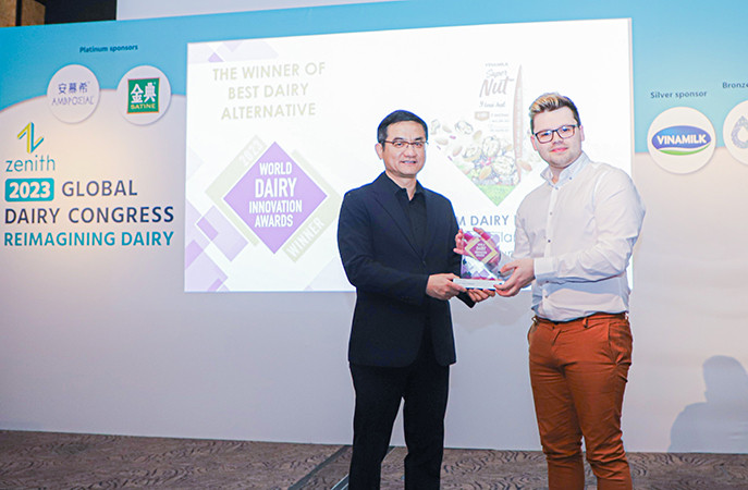 Vinamilk nhận Giải thưởng The World Dairy Innovation Awards 2023 cho sản phẩm Super Nut (Hạng mục sản phẩm thay thế sữa). Vinamilk nhận Giải thưởng The World Dairy Innovation Awards 2023 cho sản phẩm Super Nut (Hạng mục sản phẩm thay thế sữa).