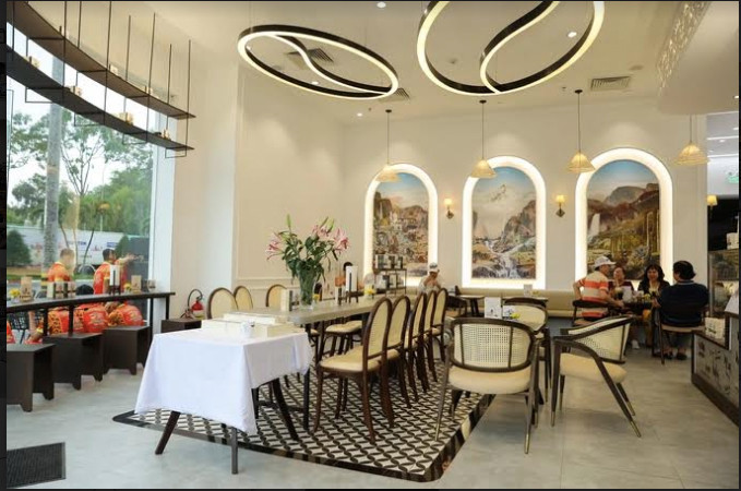 Bên trong không gian Trung Nguyên Legend tại Trung tâm thương mại Vincom Bên trong không gian Trung Nguyên Legend tại Trung tâm thương mại Vincom