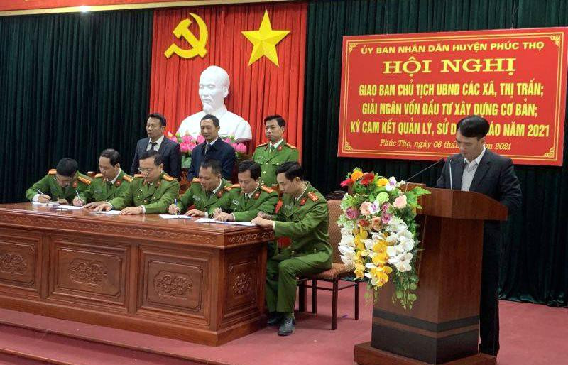 Lực lượng Công an huyện Phúc Thọ ký kết phòng ngừa, ngăn chặn, đấu tranh với các hành vi nghiên cứu, chế tạo, sản xuất, mua bán, vận chuyển, tàng trữ, sử dụng pháo trái phép Lực lượng Công an huyện Phúc Thọ ký kết phòng ngừa, ngăn chặn, đấu tranh với các hành vi nghiên cứu, chế tạo, sản xuất, mua bán, vận chuyển, tàng trữ, sử dụng pháo trái phép