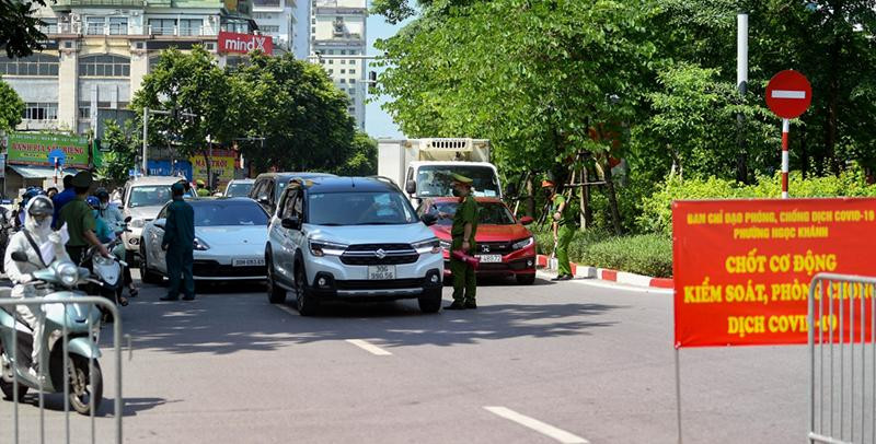 Chốt cơ động kiểm soát, phòng chống dịch bệnh tại địa bàn phường Ngọc Khánh Chốt cơ động kiểm soát, phòng chống dịch bệnh tại địa bàn phường Ngọc Khánh