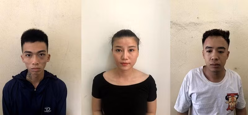 Các đối tượng trong đường dây mua bán trái phép chất ma tuý bị Công an TP Cẩm Phả bắt giữ