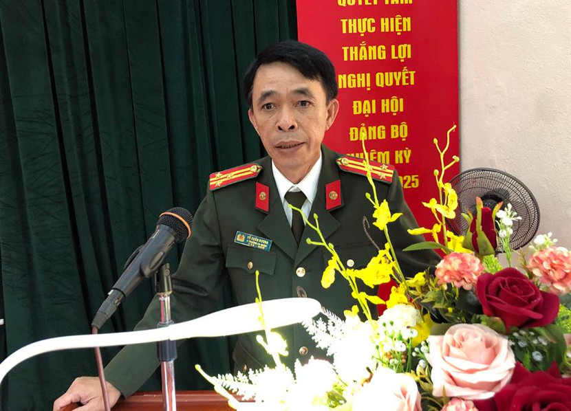 Thượng tá Võ Xuân Đương, Phó trưởng Công an quận Ba Đình phát biểu tại buổi lễ