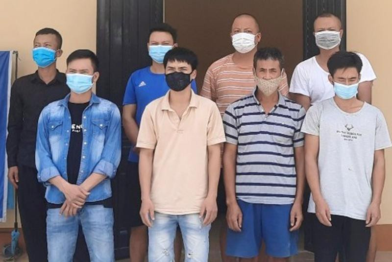 Nhóm đối tượng tụ tập đánh bạc ăn tiền giữa mùa dịch bị lực lượng Công an huyện Bình Lục bắt giữ