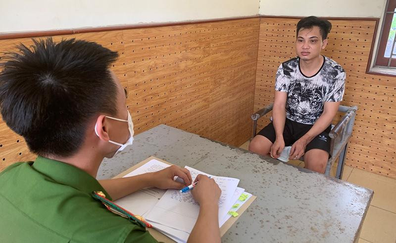 Cơ quan Công an lấy lời khai của đối tượng Hà Văn Nghiệp