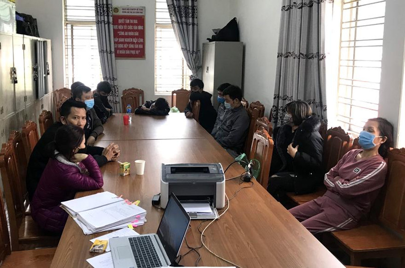 Các đối tượng tham gia đánh bạc bị bắt quả tang