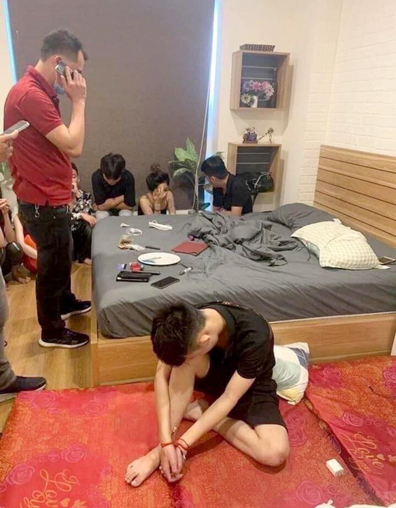 Qua kiểm tra hành chính, lực lượng Công TP Hạ Long phát hiện nhóm thanh niên đang có biểu hiện nghi sử dụng chất ma tuý trái phép