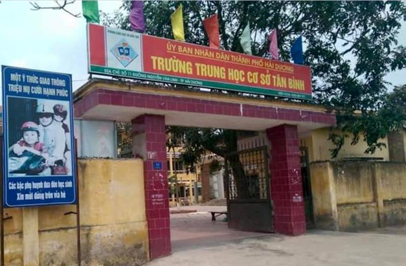 Trường THCS Tân Bình nơi có hơn 50 giáo viên và học sinh lơp 9G tiếp xúc với F1 và phải cách ly tại nhà