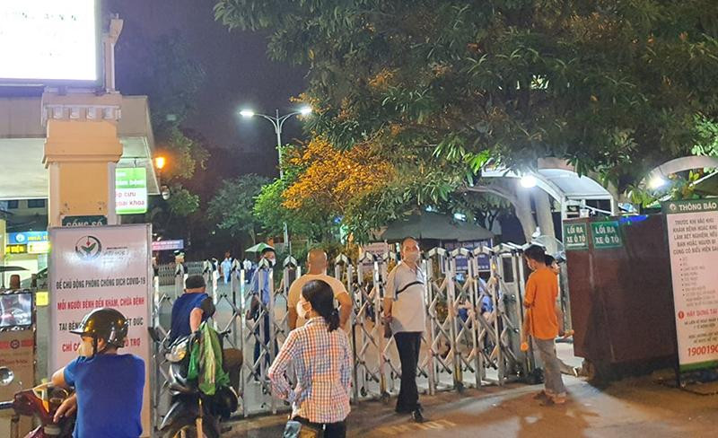 Bệnh viện Việt Đức đóng cổng sau khi sự việc xảy ra