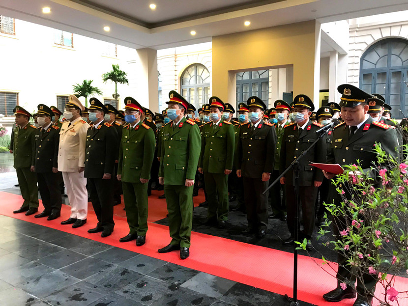 Đoàn đại biểu CATP Hà Nội dâng hương anh hùng liệt sỹ nhân dịp chuẩn bị đón Tết Nguyên đán Tân Sửu 2021