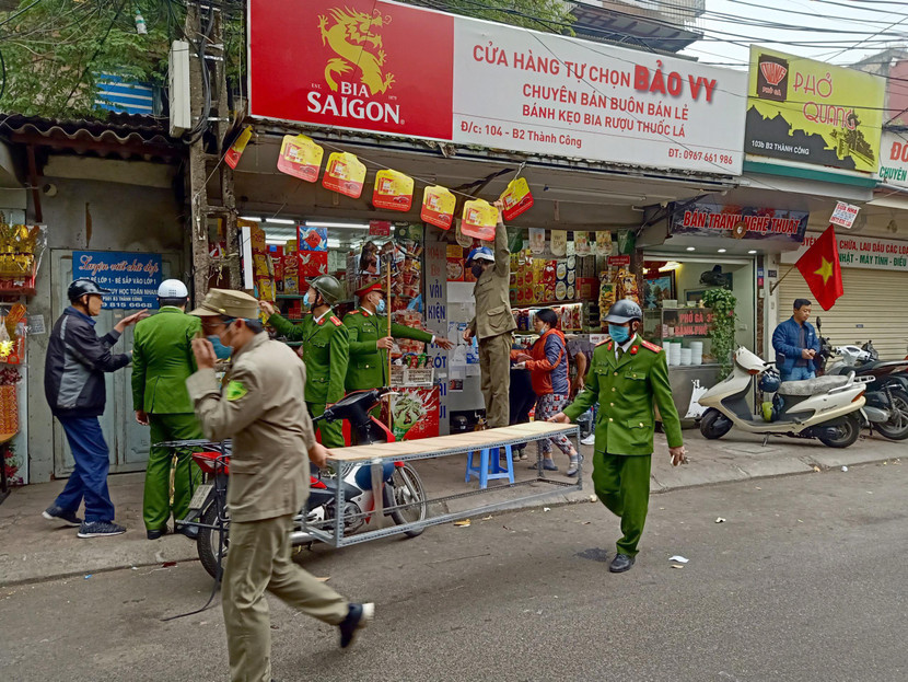 Công an phường Thành Công ra quân tập trung xử lý các vi phạm về TTATGT, TTĐT, VSMT và chỉnh trang mỹ quan đường phố phục vụ Đại hội Đảng toàn quốc lần thứ XIII