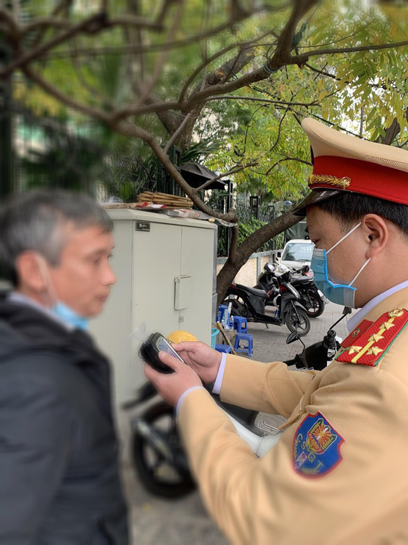 Một trường hợp bị tổ công tác dừng xe kiểm tra, thổi nồng độ cồn Một trường hợp bị tổ công tác dừng xe kiểm tra, thổi nồng độ cồn