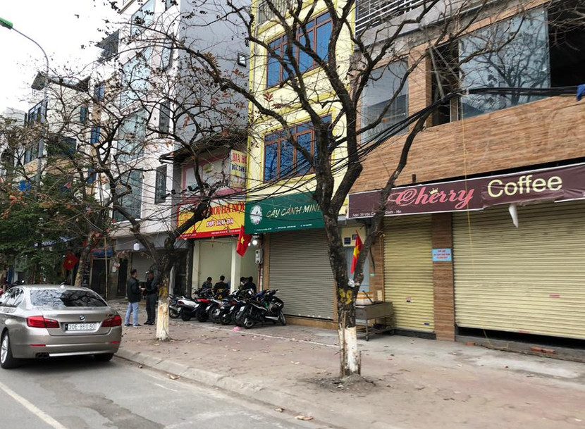 Trong khi đó rất nhiều nơi thực hiện công tác phòng chống dịch rất nghiêm, chẳng hạn tại địa bàn phường Liễu Giai, quận Ba Đình