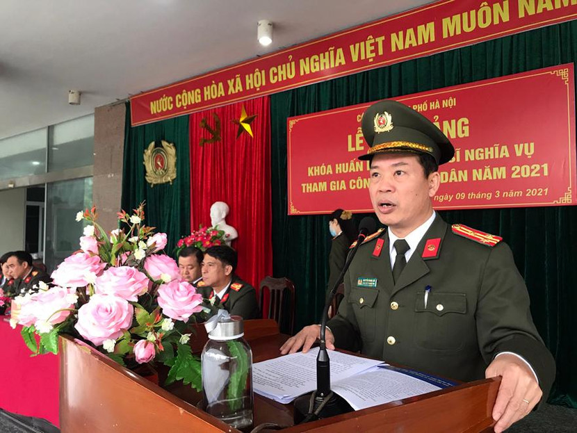 Thượng tá Nguyễn Ngọc Xê - Giám đốc Trung tâm Huấn luyện và BDNV của CATP tiếp thu ý kiến chỉ đạo của đồng chí Phó Giám đốc CATP