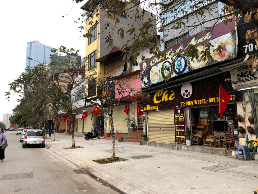Hàng loạt quán cafe, hàng ăn trên phố Văn Cao, phường Liêu Gai tạm dừng đón khách