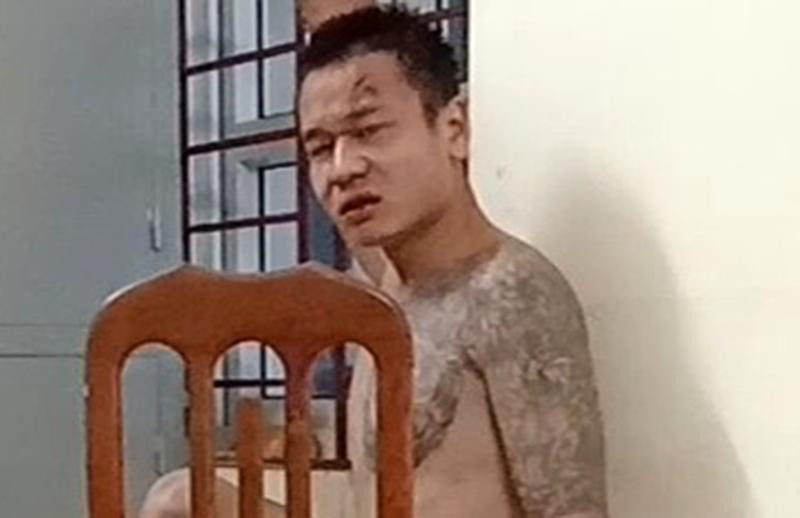 Nhận được tin báo, lực lượng Công an xã Tiền An nhanh chóng có mặt tại hiện trường khống chế đối tượng Bách