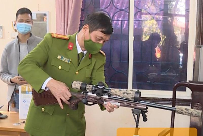 Công an tỉnh Phú Thọ phối hợp với cục nghiệp vụ Bộ Công an triệt phá ổ nhóm mua bán, vận chuyển, tàng trữ và sử dụng súng săn, vũ khí thô sơ liên tỉnh