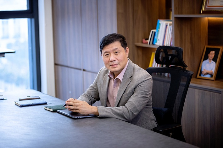 Giáo sư Vũ Hà Văn, nhà đồng sáng lập GeneStory chia sẻ công nghệ tiên tiến giúp các nhà khoa học của hôm nay có thể báo đáp công lao của những chiến sĩ đã hy sinh vì đất nước