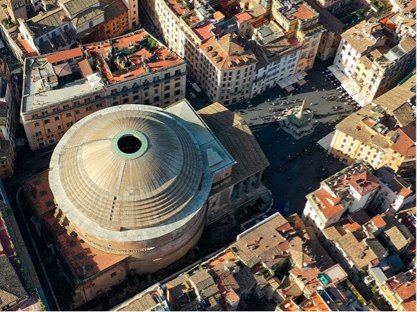 Mái vòm bê tông không cốt thép kinh điển tại đền Pantheon.