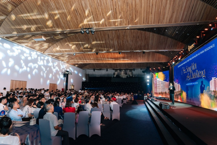 Toàn cảnh sự kiện giới thiệu sản phẩm thấp tầng phân khu Kim Ngân 2 và căn hộ cao tầng Park Residence. (Ảnh: AD)