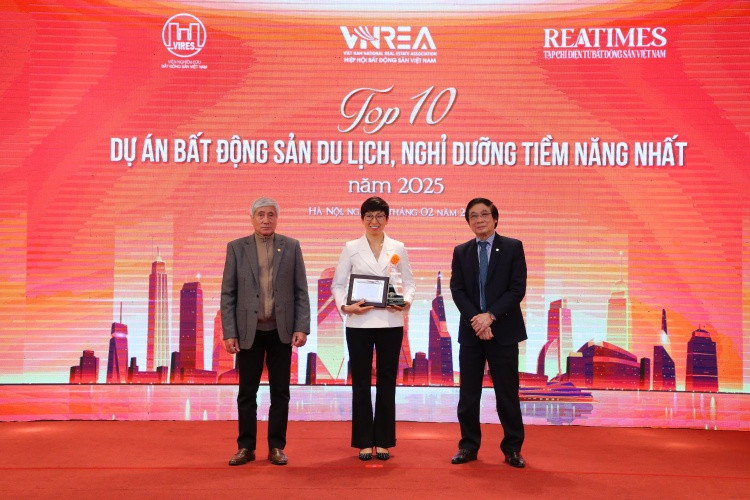 Dự án Sun Symphony Residence tại Đà Nẵng cũng được vinh danh Top 10 Nhà phát triển BĐS hàng đầu Việt Nam năm 2024. Dự án Sun Symphony Residence tại Đà Nẵng cũng được vinh danh Top 10 Nhà phát triển BĐS hàng đầu Việt Nam năm 2024.