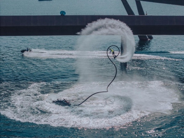 Những cú nhào lộn ngoạn mục của vận động viên quốc tế. Những cú nhào lộn ngoạn mục của vận động viên quốc tế.