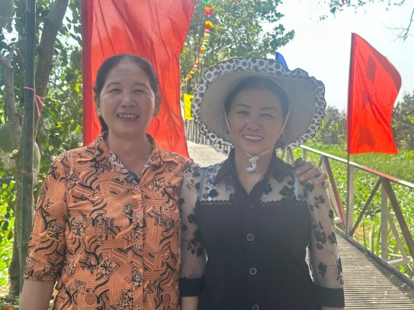 Công ty Tân Hiệp Phát trong thời gian qua đã cố gắng xây nên những nhịp cầu yêu thương, nối đôi bờ vui để giúp bà con người dân tại Đồng bằng sông Cửu Long giao thương đi lại, phát triển kinh tế, cải thiện đời sống. Công ty Tân Hiệp Phát trong thời gian qua đã cố gắng xây nên những nhịp cầu yêu thương, nối đôi bờ vui để giúp bà con người dân tại Đồng bằng sông Cửu Long giao thương đi lại, phát triển kinh tế, cải thiện đời sống.