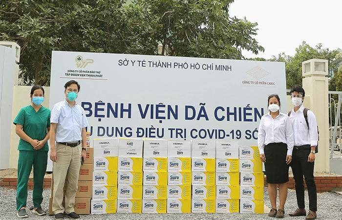 Hàng trăm ngàn sản phẩm dinh dưỡng Sure Prevent Gold và Sure Diecerna được Vinamilk trao tặng cho 50 bệnh viện tuyến đầu trên cả nước