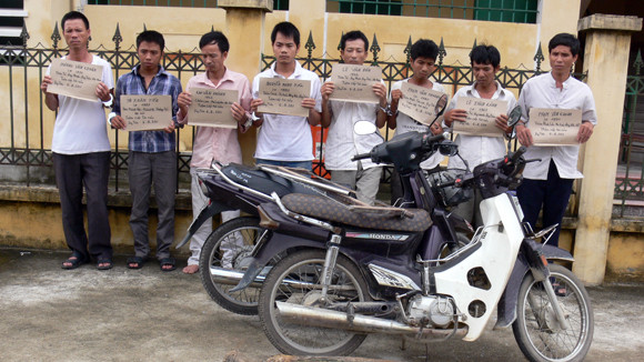 Các đối tượng liên quan đến vụ trộm gỗ sưa