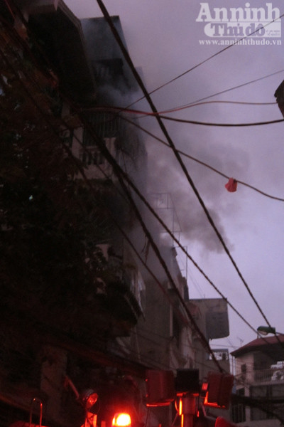 Vụ hỏa hoạn kéo dài từ 2h30 sáng Trời gần sáng, lửa đã được khống chế