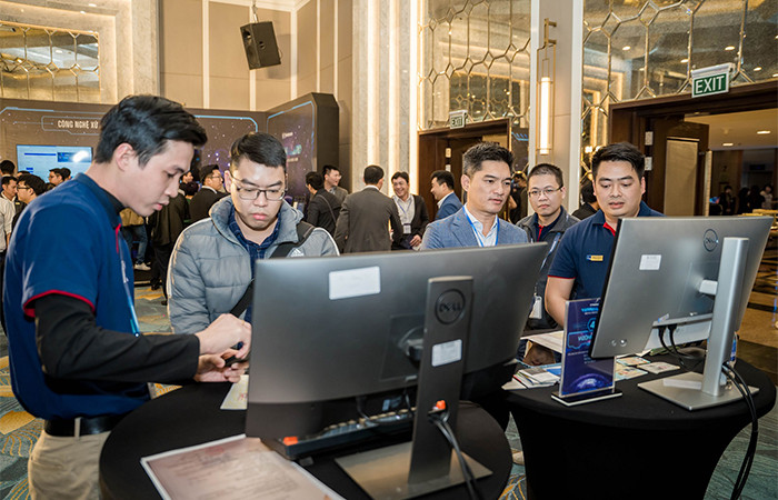 Các doanh nghiệp có thể sử dụng VinBase để tạo lập và quản lý các trợ lý ảo đa kênh, gia tăng trải nghiệm khách hàng trên mọi điểm chạm. Các doanh nghiệp có thể sử dụng VinBase để tạo lập và quản lý các trợ lý ảo đa kênh, gia tăng trải nghiệm khách hàng trên mọi điểm chạm.