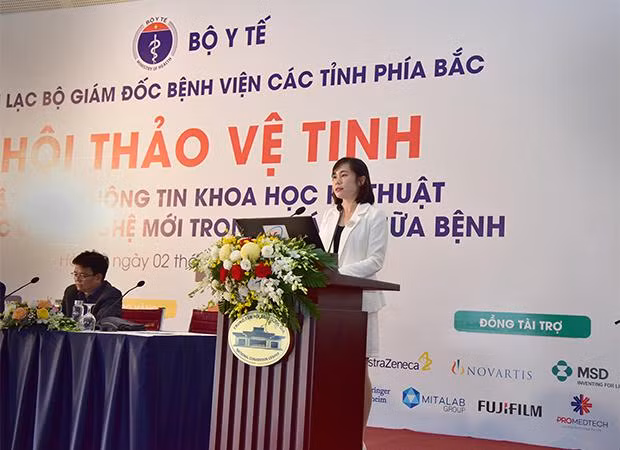 Đại diện VietinBank tham luận tại hội nghị Đại diện VietinBank tham luận tại hội nghị