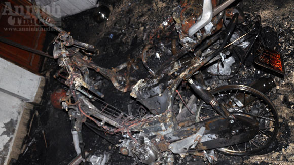 Cận cảnh Honda Spacy cháy rụi ảnh 6