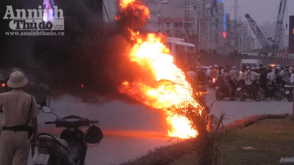 Hiện trường vụ cháy chiếc xe Wave