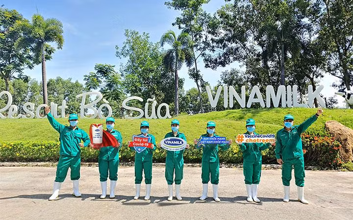 Thông điệp “Bạn khỏe mạnh, Việt Nam khỏe mạnh” được hưởng ứng bởi các nhân viên Vinamilk trên cả nước trong ngày khởi động chiến dịch