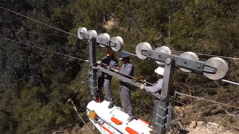 Chênh vênh thi công cáp treo Fansipan