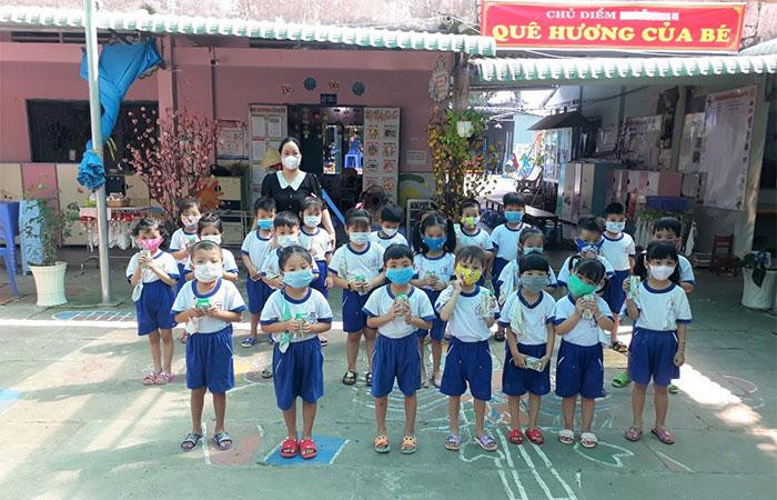 Trẻ em là đối tượng được Vinamilk dành sự quan tâm đặc biệt, với nhiều hoạt động để chăm sóc và bảo vệ các em trong đại dịch