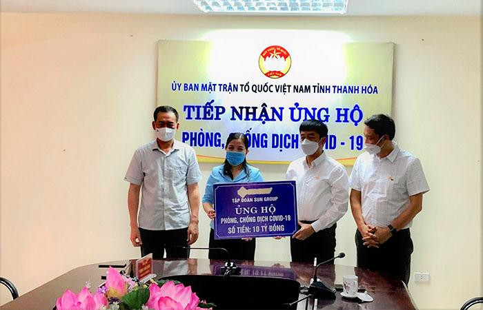 Đại diện Tập đoàn Sun group trao tặng 10 tỷ đồng ủng hộ Thanh Hoá phòng, chống dịch Covid-19 Đại diện Tập đoàn Sun group trao tặng 10 tỷ đồng ủng hộ Thanh Hoá phòng, chống dịch Covid-19