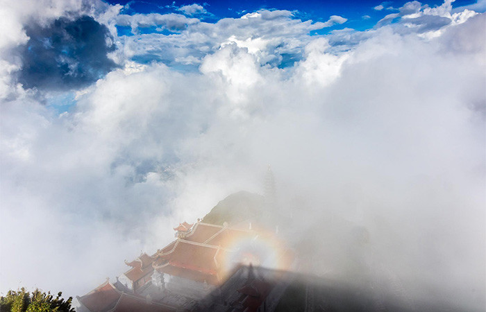 Hiện tượng Phật hiển linh tại Kim Sơn Bảo Thắng tự. Ảnh: Tô Bá Hiếu