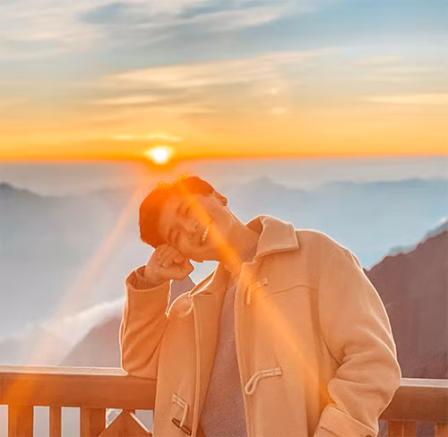 Travel blogger Tô Thái Hùng