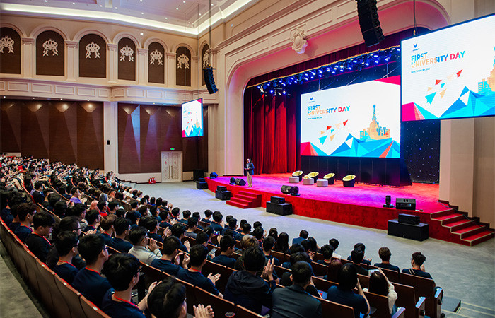 Chuẩn bị cho ngày khai giảng khóa học đầu tiên, các sinh viên sẽ có một tuần trải nghiệm chương trình định hướng VinUni Chuẩn bị cho ngày khai giảng khóa học đầu tiên, các sinh viên sẽ có một tuần trải nghiệm chương trình định hướng VinUni